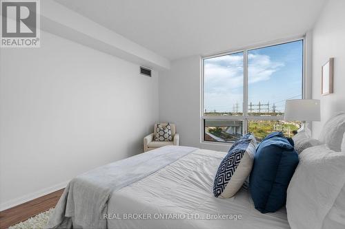 509 - 101 Subway Crescent, Toronto, ON - Indoor Photo Showing Bedroom