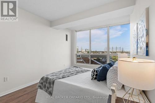 509 - 101 Subway Crescent, Toronto, ON - Indoor Photo Showing Bedroom