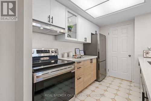 509 - 101 Subway Crescent, Toronto, ON - Indoor Photo Showing Kitchen