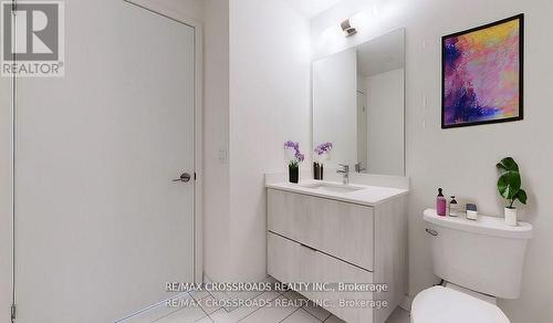 610 - 6 David Eyer Road, Richmond Hill, ON - Indoor Photo Showing Bathroom