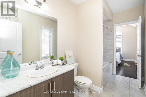 125 Chesney Crescent, Vaughan, ON - Indoor Photo Showing Bathroom