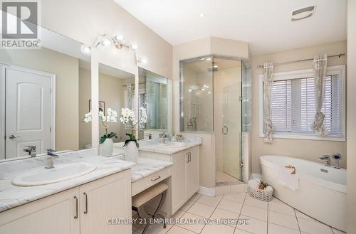 125 Chesney Crescent, Vaughan, ON - Indoor Photo Showing Bathroom