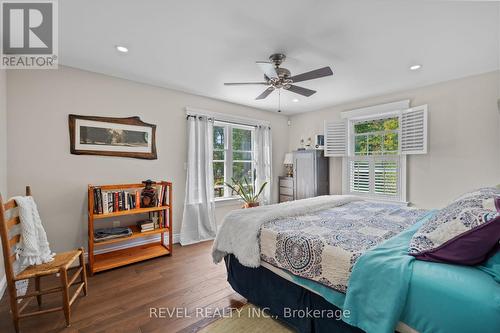 225 Windmill Point Road S, Fort Erie, ON - Indoor Photo Showing Bedroom