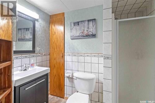 307 3Rd Avenue N, Martensville, SK - Indoor Photo Showing Bathroom