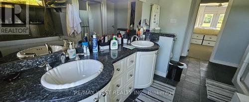 1961 Townline Road, Fort Erie, ON - Indoor Photo Showing Bathroom