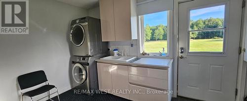 1961 Townline Road, Fort Erie, ON - Indoor Photo Showing Laundry Room