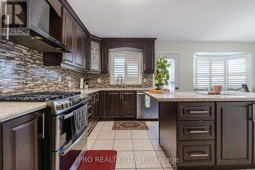 49 Australia Drive, Brampton, ON - Indoor Photo Showing Kitchen With Upgraded Kitchen