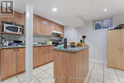 49 Australia Drive, Brampton, ON - Indoor Photo Showing Kitchen