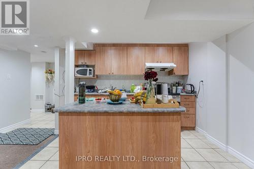 49 Australia Drive, Brampton, ON - Indoor Photo Showing Kitchen