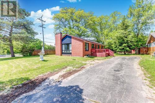 2 Tangmere Road, Toronto, ON - Outdoor