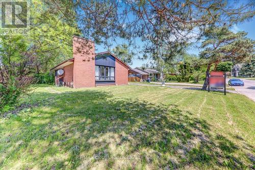 2 Tangmere Road, Toronto (Banbury-Don Mills), ON - Outdoor