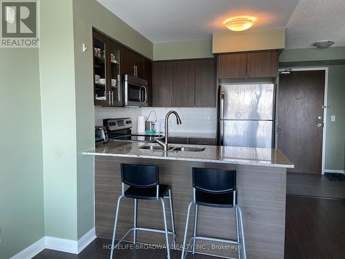 513 - 75 Norman Bethune Avenue, Richmond Hill (Beaver Creek Business Park), ON - Indoor Photo Showing Kitchen With Double Sink