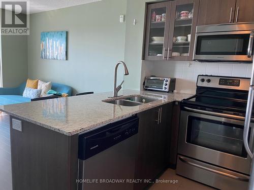 513 - 75 Norman Bethune Avenue, Richmond Hill (Beaver Creek Business Park), ON - Indoor Photo Showing Kitchen With Stainless Steel Kitchen With Double Sink