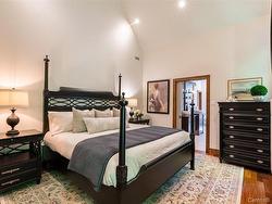 Master bedroom - 