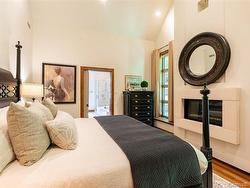 Master bedroom - 