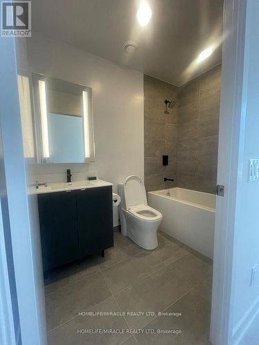 206 - 500 Dupont Street, Toronto (Annex), ON - Indoor Photo Showing Bathroom