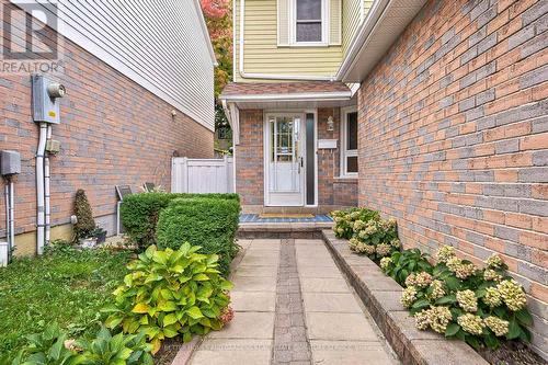 20 Scarfair Pathway, Toronto, ON - Outdoor