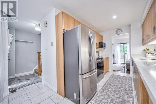 20 Scarfair Pathway, Toronto, ON - Indoor Photo Showing Kitchen