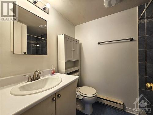 154 Nelson Street Unit#401, Ottawa, ON - Indoor Photo Showing Bathroom