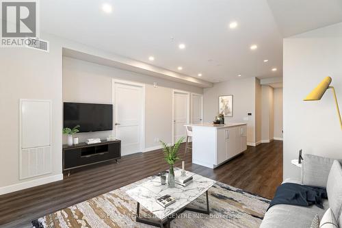 1411 - 15 Queen Street S, Hamilton, ON - Indoor Photo Showing Living Room