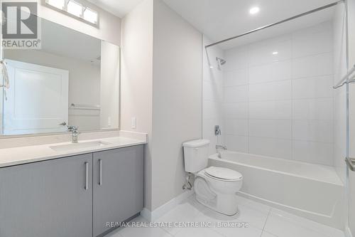 1411 - 15 Queen Street S, Hamilton, ON - Indoor Photo Showing Bathroom