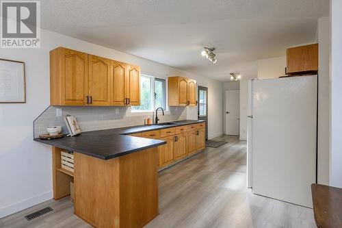 3895 Christopher Drive, Prince George, BC - Indoor Photo Showing Kitchen