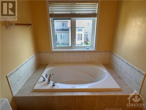 178 Berrigan Drive, Ottawa, ON - Indoor Photo Showing Bathroom