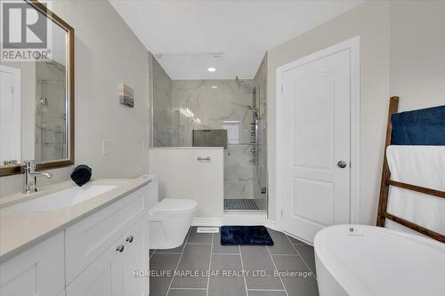 3079 Neyagawa Boulevard, Oakville, ON - Indoor Photo Showing Bathroom