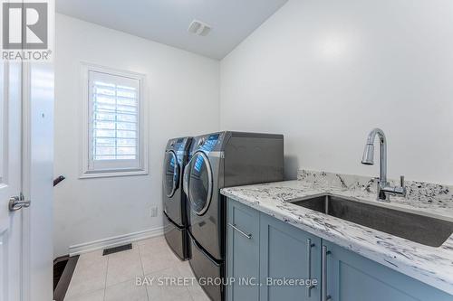 12 Toscanini Road, Richmond Hill (Oak Ridges), ON - Indoor Photo Showing Laundry Room