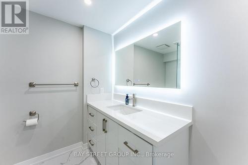 12 Toscanini Road, Richmond Hill, ON - Indoor Photo Showing Bathroom