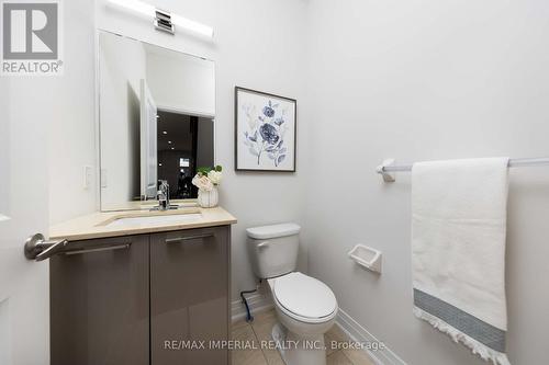 27 Mcgurran Lane, Richmond Hill (Doncrest), ON - Indoor Photo Showing Bathroom