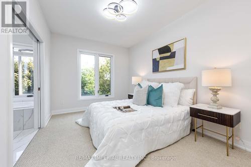 27 Mcgurran Lane, Richmond Hill (Doncrest), ON - Indoor Photo Showing Bedroom