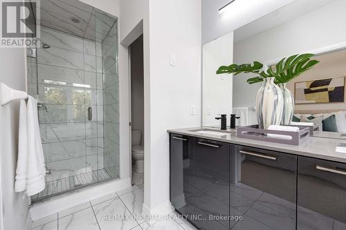 27 Mcgurran Lane, Richmond Hill (Doncrest), ON - Indoor Photo Showing Bathroom