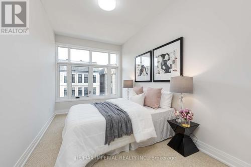 27 Mcgurran Lane, Richmond Hill (Doncrest), ON - Indoor Photo Showing Bedroom