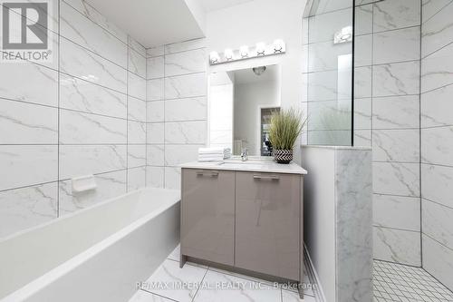 27 Mcgurran Lane, Richmond Hill (Doncrest), ON - Indoor Photo Showing Bathroom