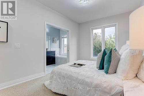 27 Mcgurran Lane, Richmond Hill, ON - Indoor Photo Showing Bedroom