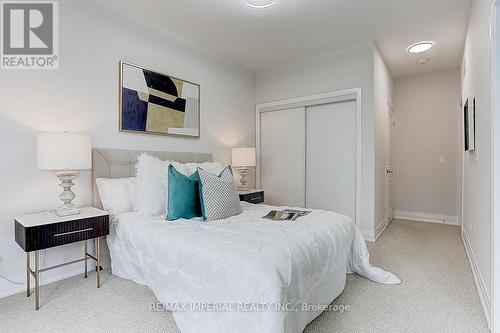 27 Mcgurran Lane, Richmond Hill, ON - Indoor Photo Showing Bedroom