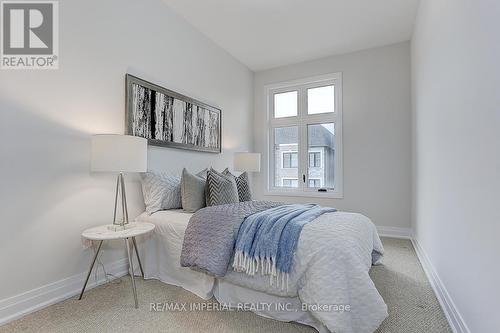 27 Mcgurran Lane, Richmond Hill, ON - Indoor Photo Showing Bedroom