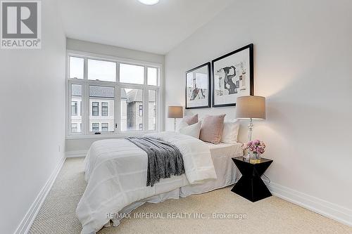 27 Mcgurran Lane, Richmond Hill, ON - Indoor Photo Showing Bedroom