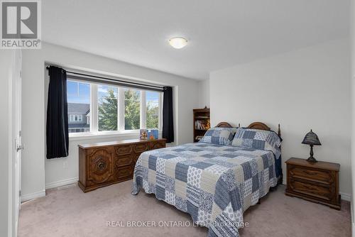 14 Jones Street, New Tecumseth, ON - Indoor Photo Showing Bedroom