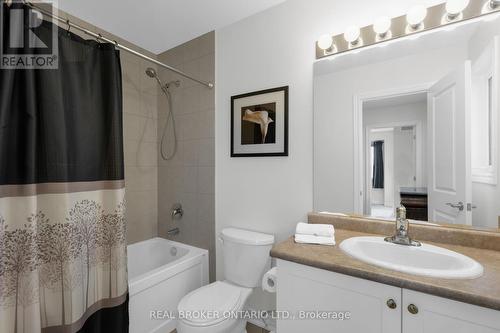 14 Jones Street, New Tecumseth, ON - Indoor Photo Showing Bathroom