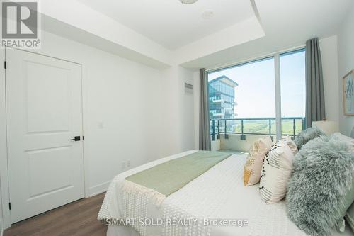 1126 - 2485 Taunton Road, Oakville, ON - Indoor Photo Showing Bedroom