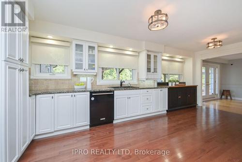 1643 Sumach Road, Caledon (Caledon Village), ON - Indoor Photo Showing Kitchen