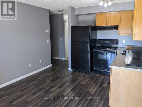 429 - 684 Warden Avenue, Toronto, ON - Indoor Photo Showing Kitchen