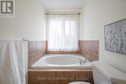 145 Dougherty Crescent, Whitchurch-Stouffville, ON - Indoor Photo Showing Bathroom