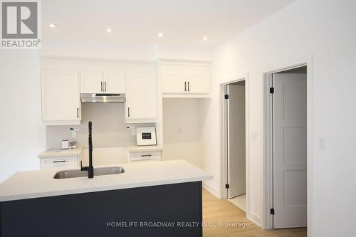 54 Harvest Crescent, Barrie, ON - Indoor Photo Showing Kitchen