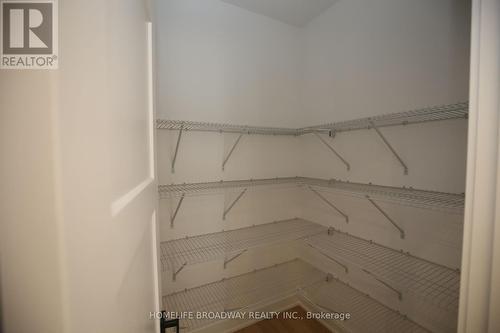 54 Harvest Crescent, Barrie, ON - Indoor With Storage