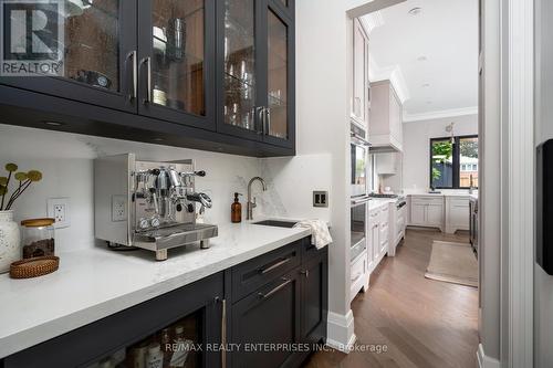 18 Wendell Avenue, Toronto, ON - Indoor Photo Showing Kitchen With Upgraded Kitchen