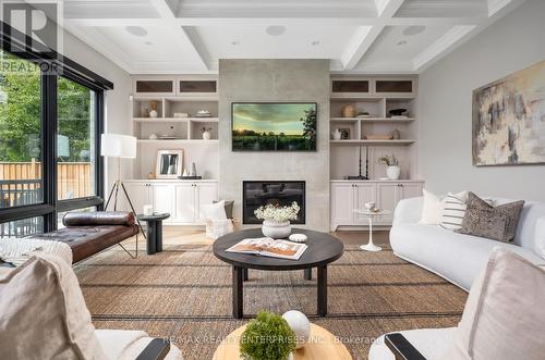 18 Wendell Avenue, Toronto, ON - Indoor Photo Showing Living Room