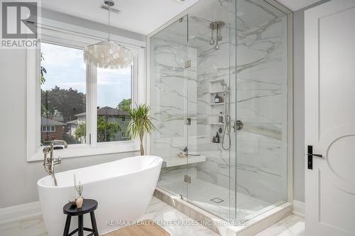 18 Wendell Avenue, Toronto, ON - Indoor Photo Showing Bathroom